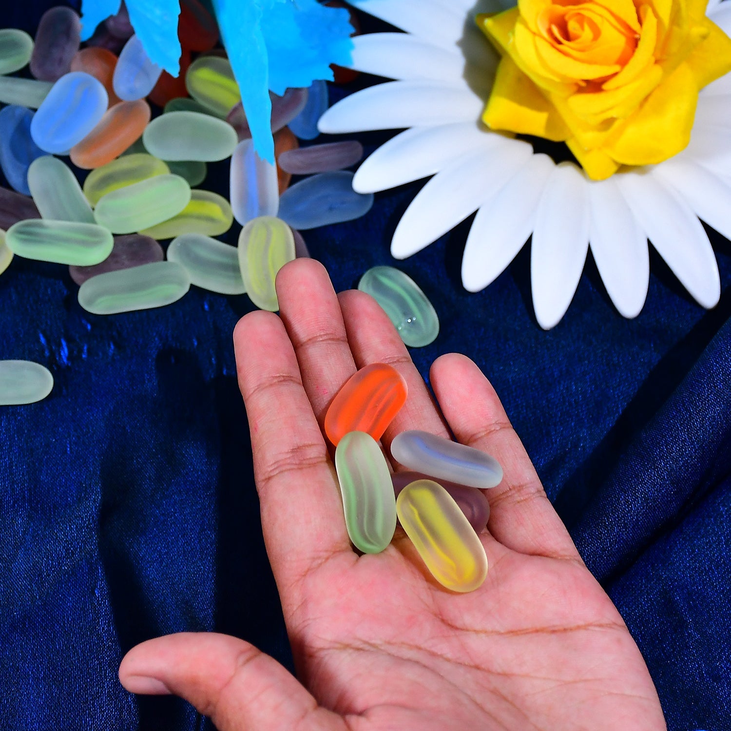 4015 Glass Gem Stone, Flat Round Marbles Pebbles for Vase Fillers, Attractive pebbles for Aquarium Fish Tank. DeoDap 4015 Glass Gem Stone, Flat Round Marbles Pebbles for Vase Fillers, Attractive pebbles for Aquarium Fish Tank. DeoDap